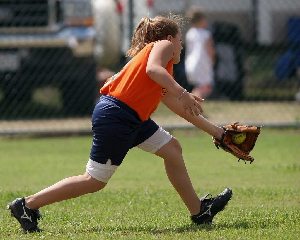 softball, player, catch-1577596.jpg